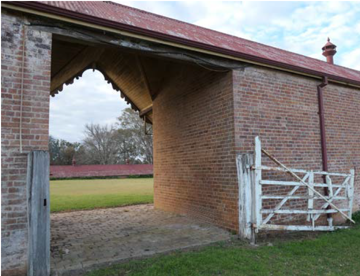 Access through the stables passage